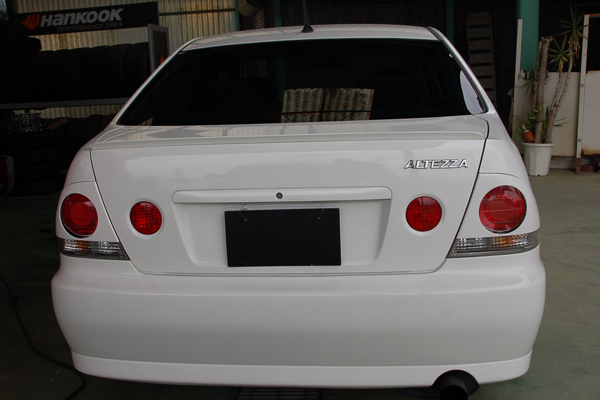 岡山・倉敷で自動車パーツの持込取付｜取付職人 » Blog Archive トヨタ アルテッツァ（SXE10）RS200 Zエディションにトランク スポイラーを塗装して取り付けしました | 岡山・倉敷で自動車パーツの持込取付｜取付職人